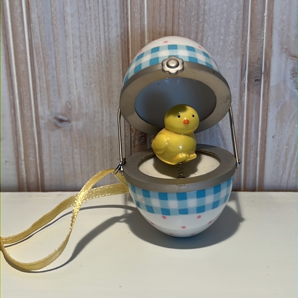 2004 Hallmark Easter egg Ornament